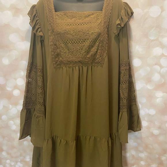 botique Tops - Boho style army green tunic 💥